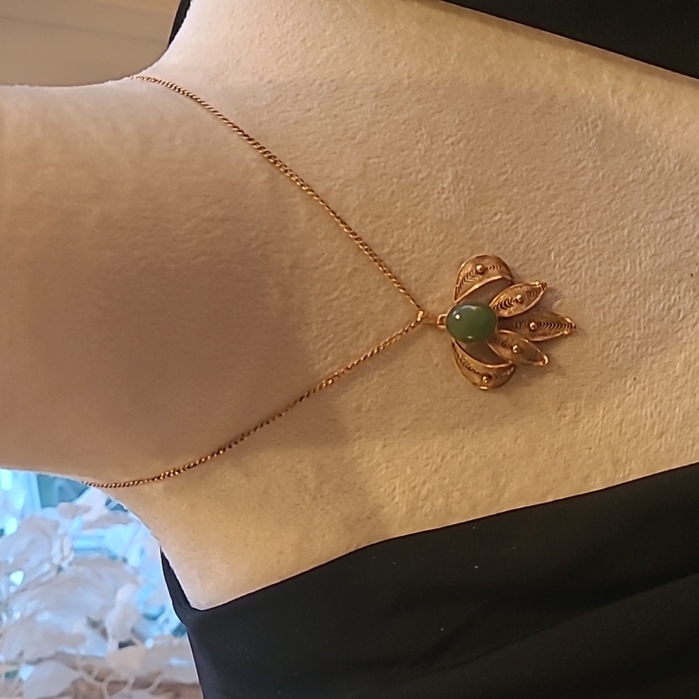 1910 Jade and Gold 20/2 KGF Necklace